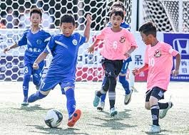 记者：中英青训交流会上对15天7赛进行了反思，会给球员带来风险