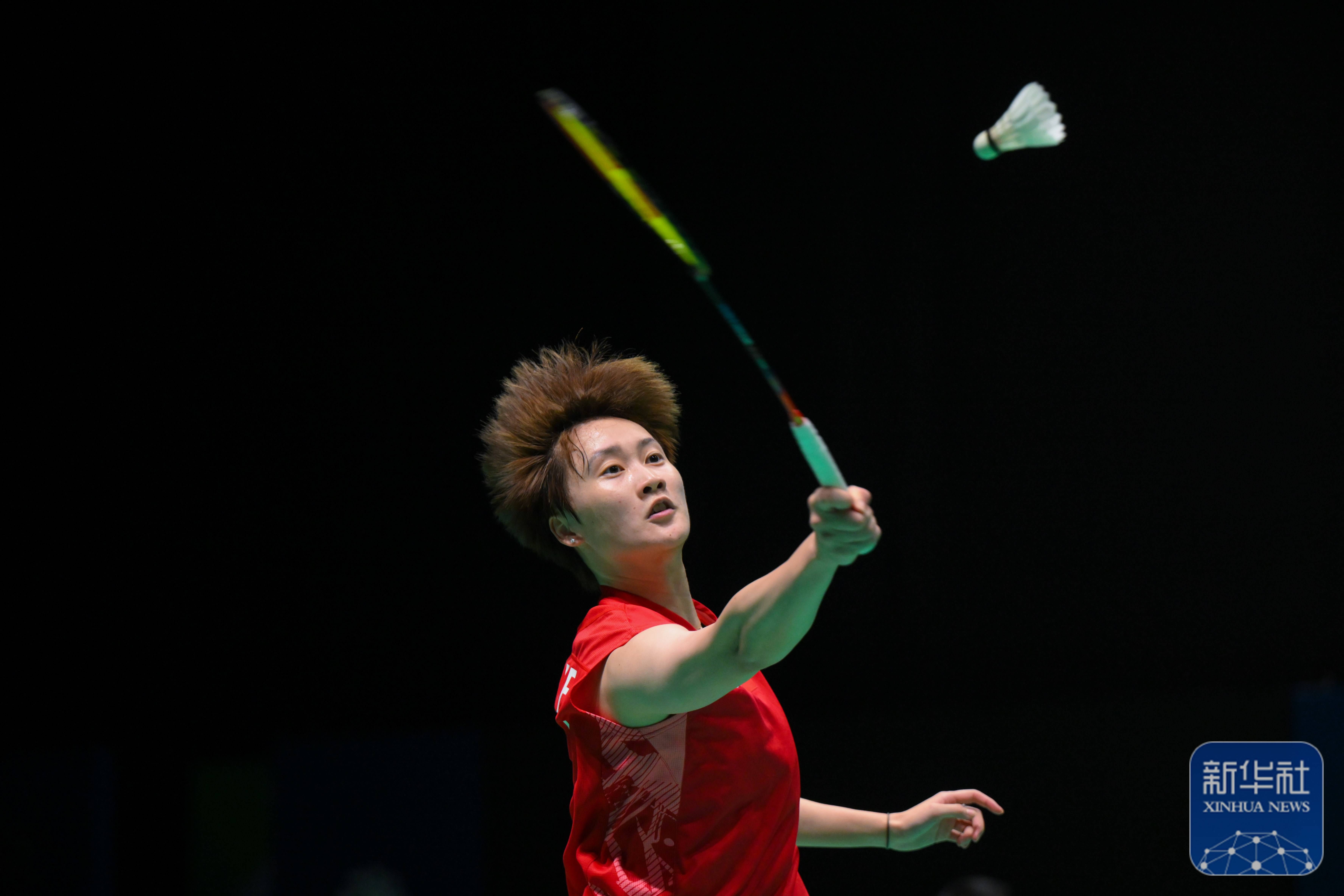 而是默默担 而是默默担